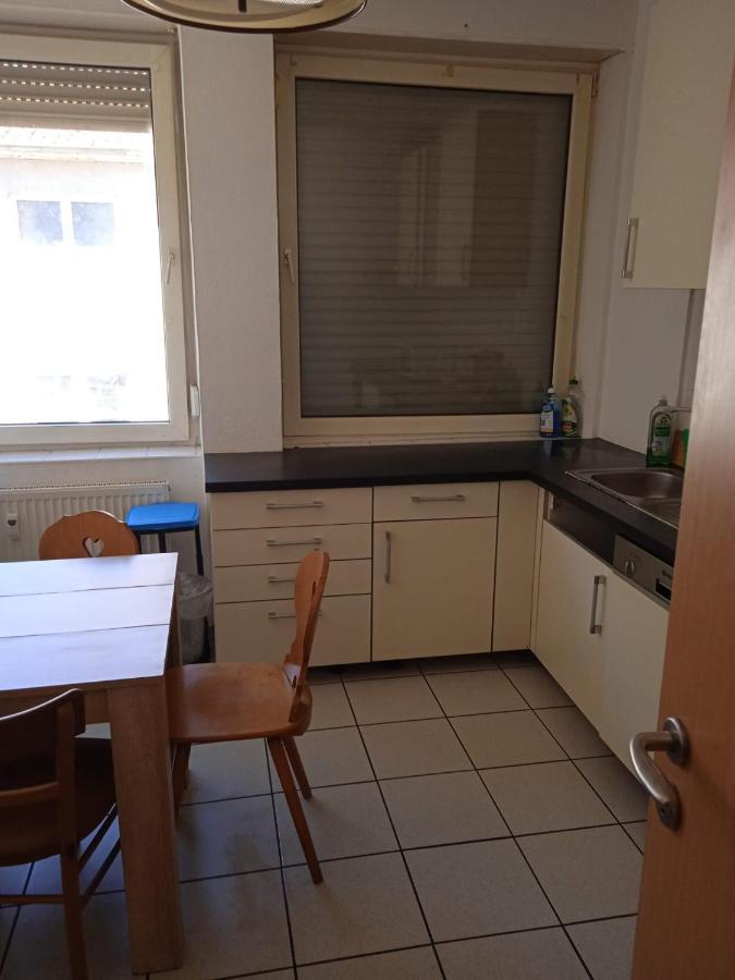Apartment Mit 3 Schlafzimmer *